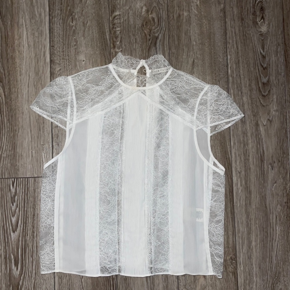 Alice and Olivia White Embroidered Top w Sleeves Sz 4. Wore it once! No Flaws!